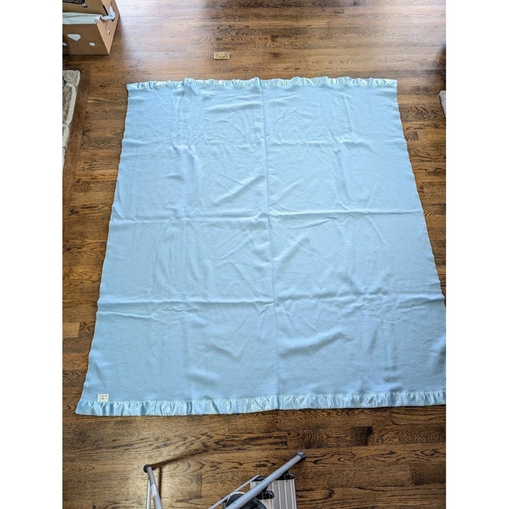 Vintage Faribo Wool Blanket Satin Trim 88x77 Queen USA Made Light Blue Faribault